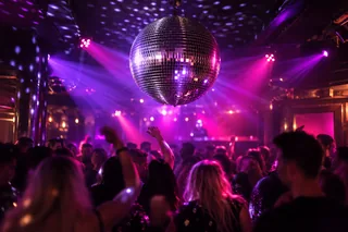 AI-stämningsbild: Discokula och dansgolv